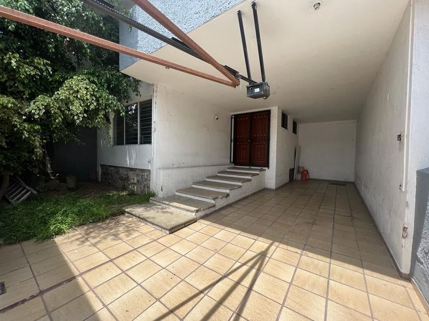 renta Casa en Colonia Paseos del Sol, Zapopan, Jalisco (EB-LL2741r)-  