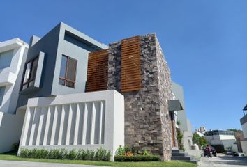 Casa en fraccionamiento en  Colegio Liceo Monterreal, Avenida Coronel Miguel Ahumada 49, Los Volcanes, Cuernavaca, Morelos, 62350, Mex