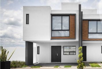 Casa en condominio en  Avenida Arbolada, Fracc Bosques De Cantabria, Toluca, México, 50210, Mex