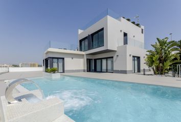 Villa en  Distrito 2 - Urbanizaciones - Los Naúfragos, Torrevieja