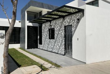 Casa en fraccionamiento en  Boulevard El Mayorazgo, Fraccionamiento El Mayorazgo, León, Guanajuato, 37547, Mex
