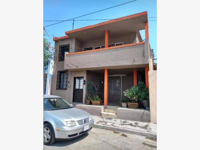 venta Casa en Las Puentes Sector 1, San Nicolás de los Garza (MX21-LF2274)-  