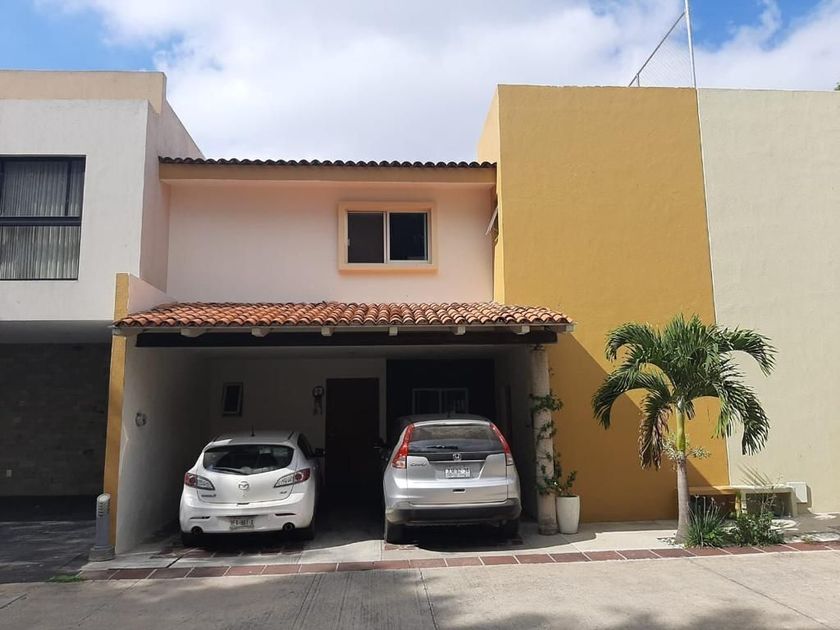 renta Casa en condominio en Loma Bonita, Zapopan, Zapopan, Jalisco  (EB-MD8571r)