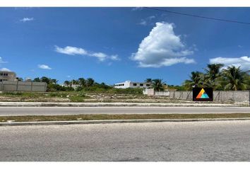 Lote de Terreno en  Yucalpeten, Yucatán