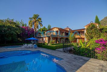 Casa en  Carretera Ixtla Valle De Bravo, El Arco, Valle De Bravo, México, 51217, Mex