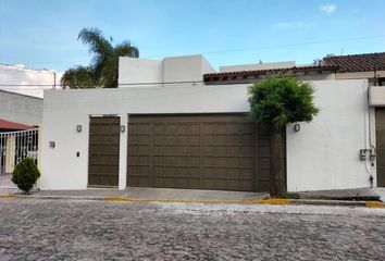Casa en fraccionamiento en  Santa Cruz Guadalupe, Calzada Zavaleta, Hacienda Zavaleta, Ficticio, Puebla, México