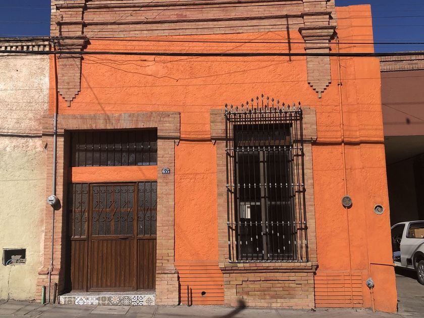 venta Casa en Centro Metropolitano, Saltillo, Coahuila (EB-JR1139s)-  