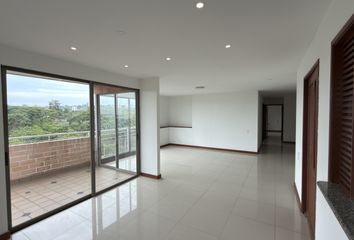 Apartment for rent in Ciudad Jardín, Cali