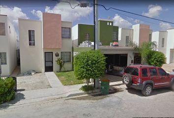 Casa en fraccionamiento en  Calle Santa Fe 215, Ampliación Presa La Laguna, Reynosa, Tamaulipas, 88758, Mex