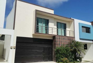Casa en fraccionamiento en  Fracc. Lomas Del Sol, Boulevard Riviera Veracruzana, Veracruz, México