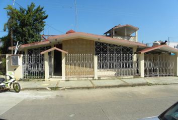 Casa en  Acayucan Centro, Acayucan