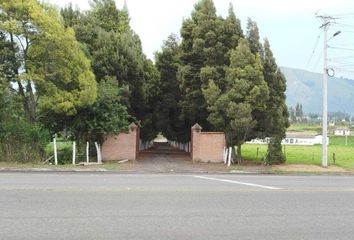 Terreno Comercial en  Belisario Quevedo (guanailín), Latacunga