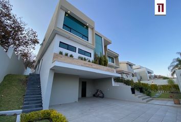 Casa en condominio en  Paseo De Los Cedros 121, El Palomar, Tlajomulco De Zúñiga, Jalisco, 45643, Mex