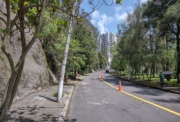 Terreno Comercial en  Av. Gonzalez Suarez N32-384 Y, Quito 170157, Ecuador