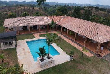 Villa-Quinta en  Carrera 30 28-99-28-1, Maceo, Antioquia, Col