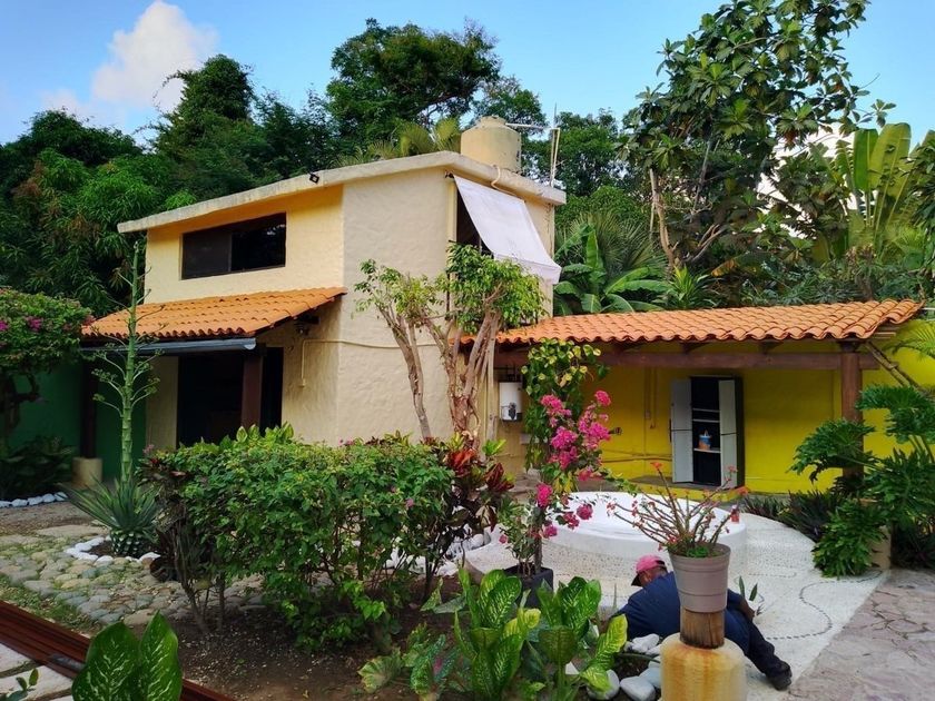 venta Casa en Ixtapa, Zihuatanejo, Zihuatanejo de Azueta (EB-MY9015s)-  