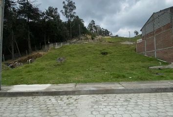 Terreno Comercial en  2rj3+96 Loja, Ecuador