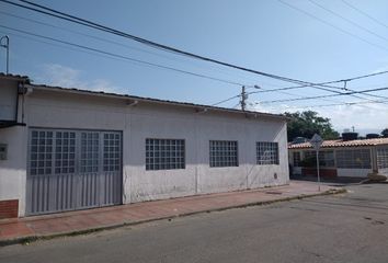 Bodega en  Cl. 25 #4-65, Los Patios, Norte De Santander, Colombia