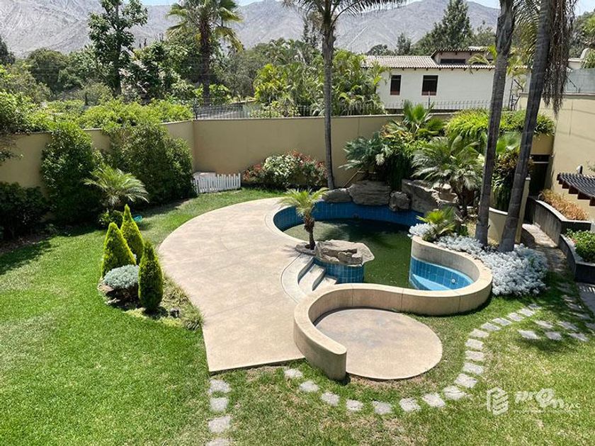 Casa en venta La Planicie, La Molina, Lima, Lima, Peru