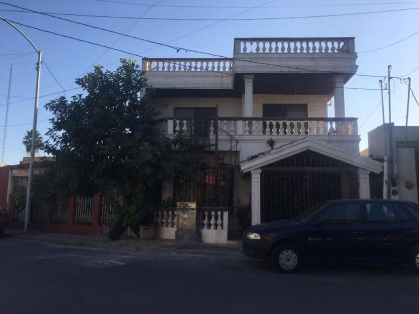 venta Casa en Mitras Norte, Monterrey (MX21-LA0878)