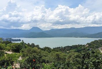 Casa en condominio en  Carretera Valle De Bravo-santo Tomás De Los Plátanos-zuluapan-lim. Méx. /mich., San Gaspar, Valle De Bravo, México, 51217, Mex