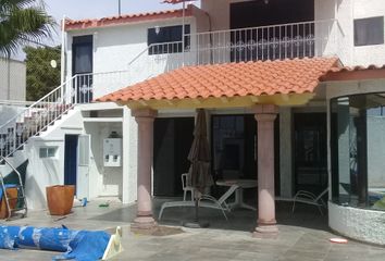 Casa en fraccionamiento en  Paseo Del Atardecer, Villas De Irapuato, Irapuato, Guanajuato, 36670, Mex