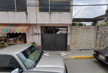 Casa en  Calle Vicente Guerrero 79-81, Cacalomacan, Toluca, México, 50250, Mex