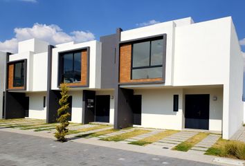 Casa en fraccionamiento en  Calle Isidro Fabela 20-20, Conj U Paseo Pradera, Toluca, México, 50210, Mex
