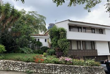 Casa en  Avenida 2 Oeste 7-1-7-99, Santa Rita, Cali, Valle Del Cauca, Col