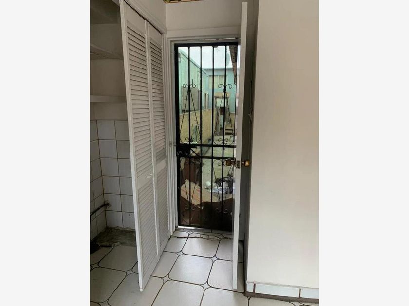 renta Casa en Zona Centro, Tijuana, Tijuana (MX23OE1313) icasas.mx