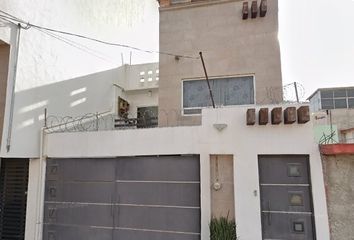 Casa en  Calle Framboyan, Fraccionamiento Villa De Las Flores, Coacalco De Berriozábal, México, 55710, Mex