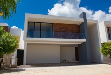 Casa en condominio en  Calle 18 108-108, Cholul, Mérida, Yucatán, 97305, Mex