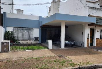 Casa en  Caseros, Tres De Febrero