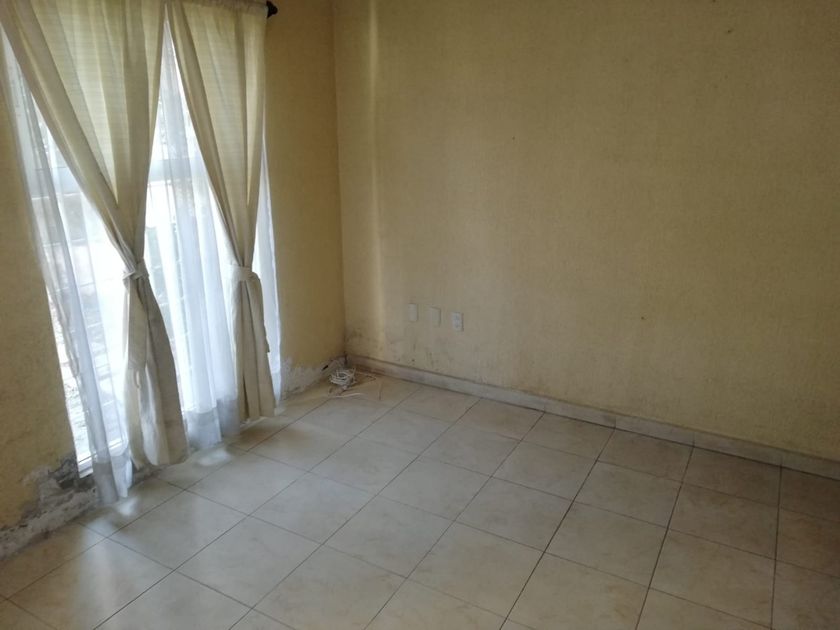 venta Casa en Científicos, Toluca (429697--408)