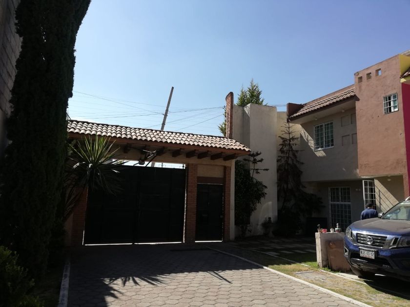 venta Casa en Científicos, Toluca (429697--408)