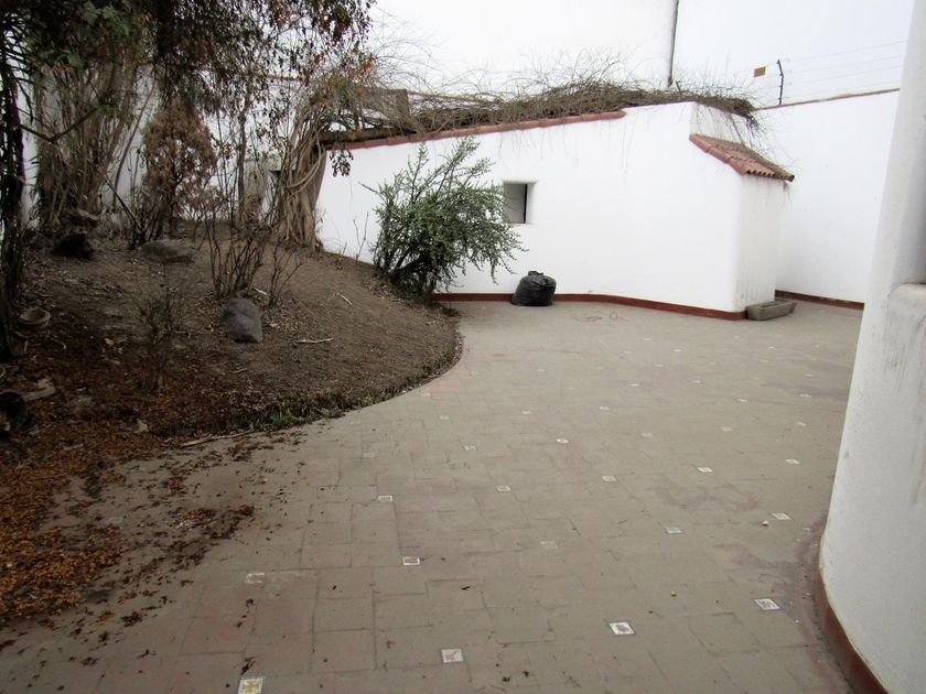 Casa en venta Av. Manuel Villaran 495, Lima 15048, Perú