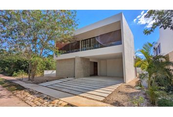 Casa en  Yucatán Country Club, Mérida, Yucatán