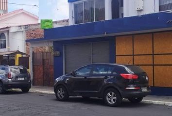 Casa en  Av. Manuel Elicio Flor, Riobamba, Ecuador