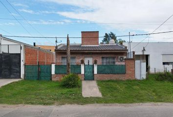 Casa en  Lisandro Olmos, Partido De La Plata