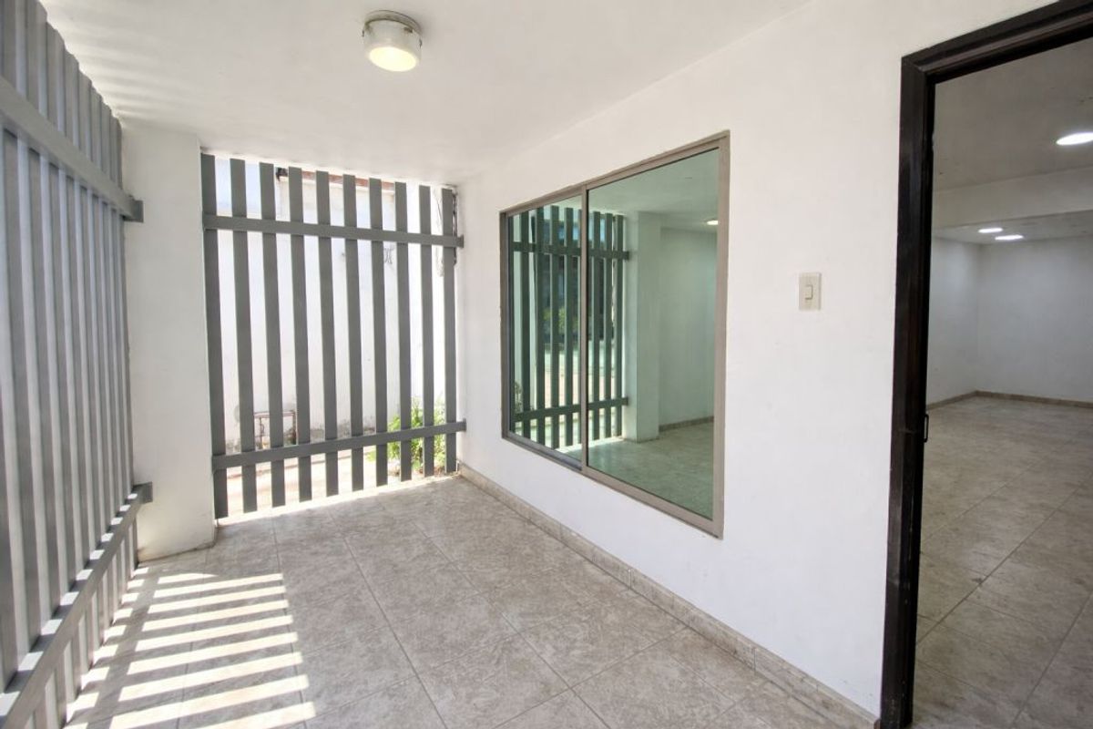 Casa en arriendo El Bosque (Industria de la Bahía) en El Bosque