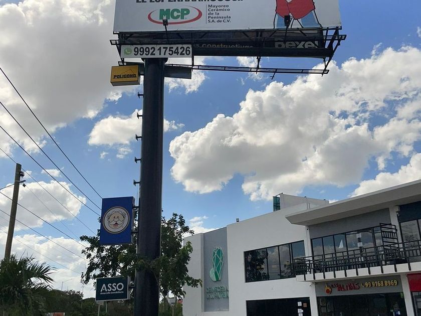 renta Local comercial en poligono 108, Mérida, Yucatán (EBMT6128r