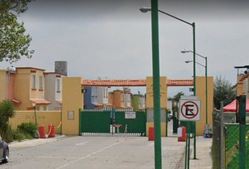 Casa en fraccionamiento en  Calle Benito Juárez, San Antonio La Isla, México, 52280, Mex