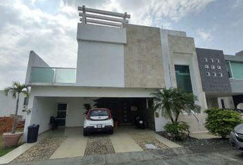 Casa en fraccionamiento en  José Luis Uscanga, Alvarado, Veracruz De Ignacio De La Llave, Mex