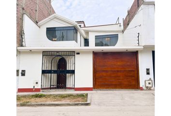 Casa en  San Martin De Porres, Lima