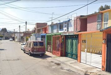 Casa en  Calle Fuente Vulcano 135-145, Fraccionamiento Fuentes Del Valle, Tultitlán, México, 54910, Mex