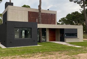 Casa en  La Herradura, Pinamar