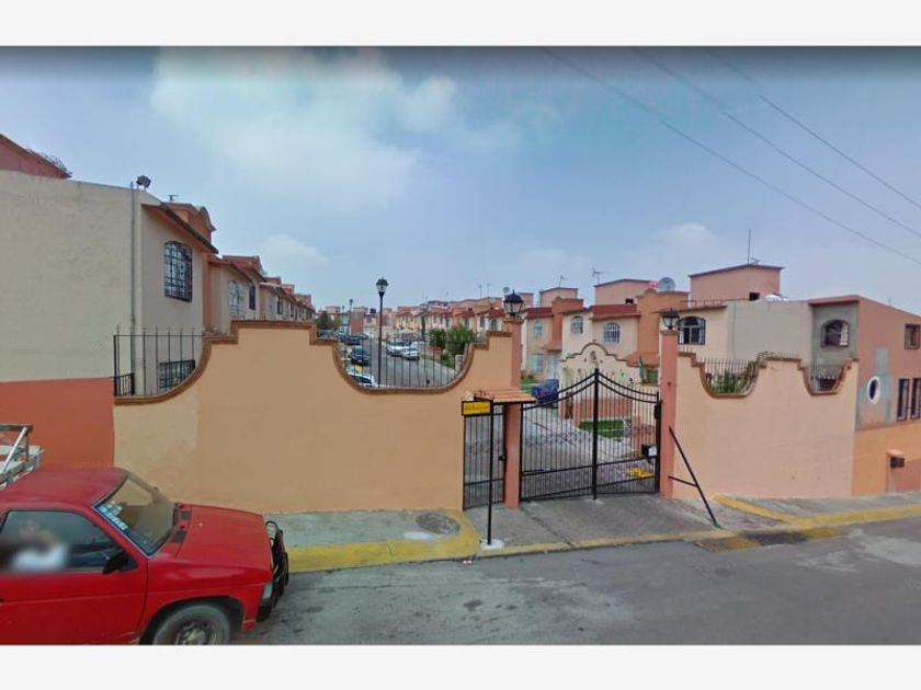 venta Casa en Real del Bosque, Tultitlán de Mariano Escobedo, Tultitlán,  Edo. de México (MX22-ME7898)