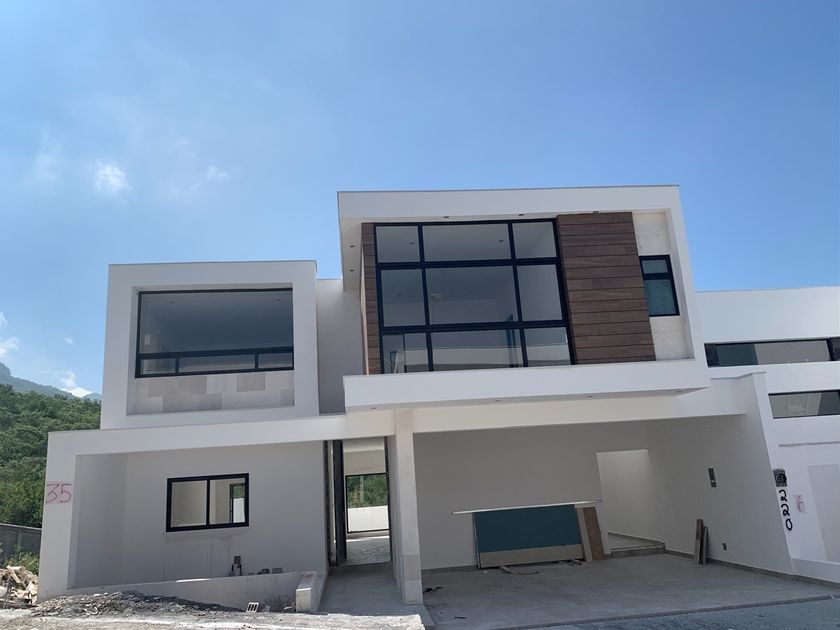 venta Casa en Monterrey, Nuevo León (EB-HQ0725s)