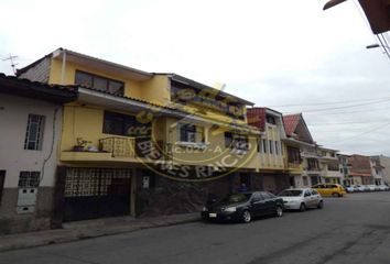 Casa en  Gil Ramírez Dávalos, Cuenca