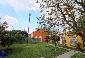 Casa en condominio en  Calzada De Los Pinos, Lázaro Cárdenas, Xochitepec, Morelos, 62790, Mex